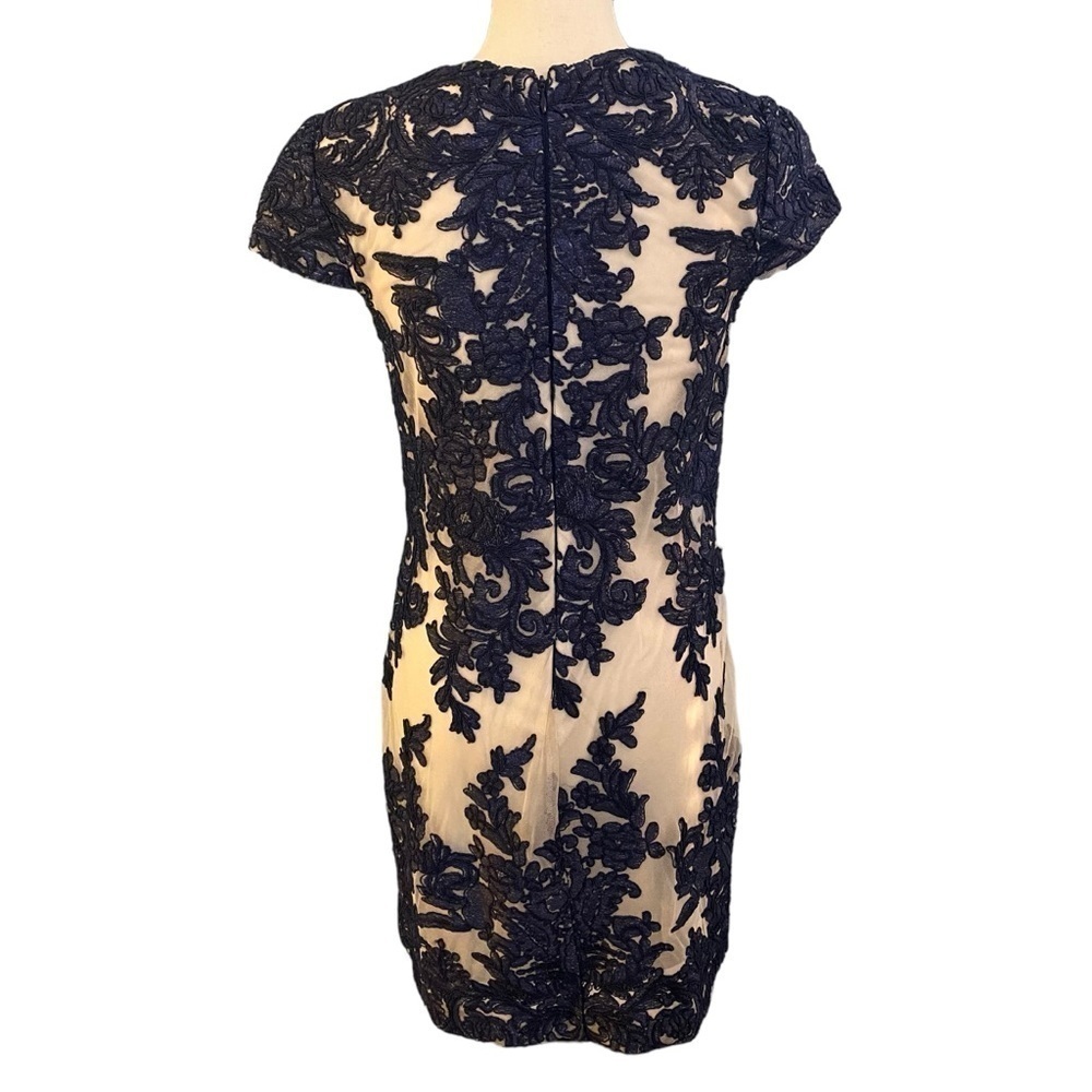 Vera Wang Navy Blue & Ivory Embroidered Lace Lined Shift Cocktail Dress Sz 4 - Picture 5 of 12